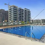 Vayk - Spacious 1 Bd Apartment In Dubai Hills