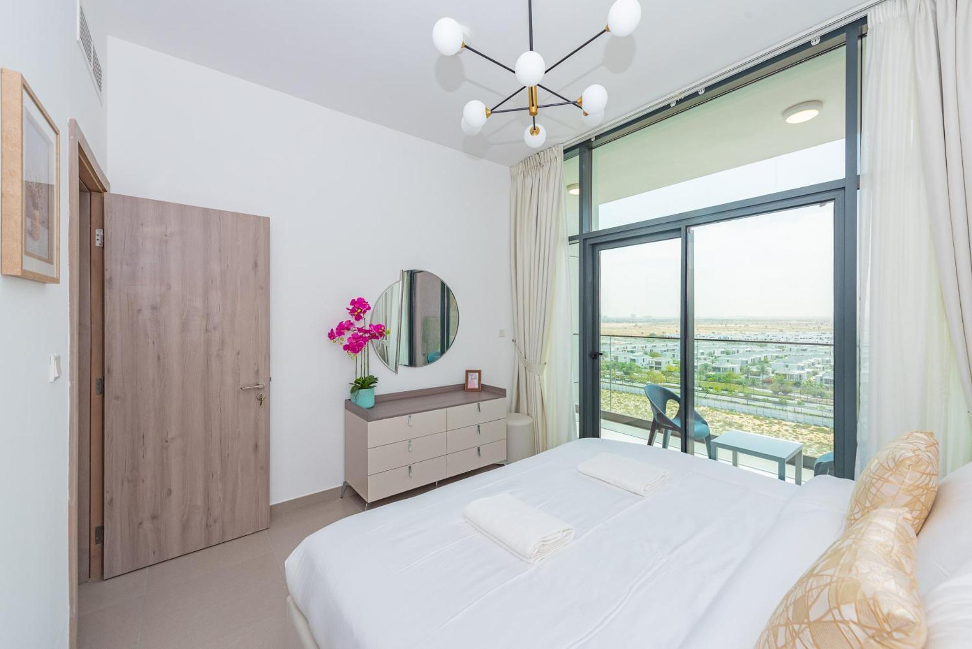Vayk - Spacious 1 Bd In Hills